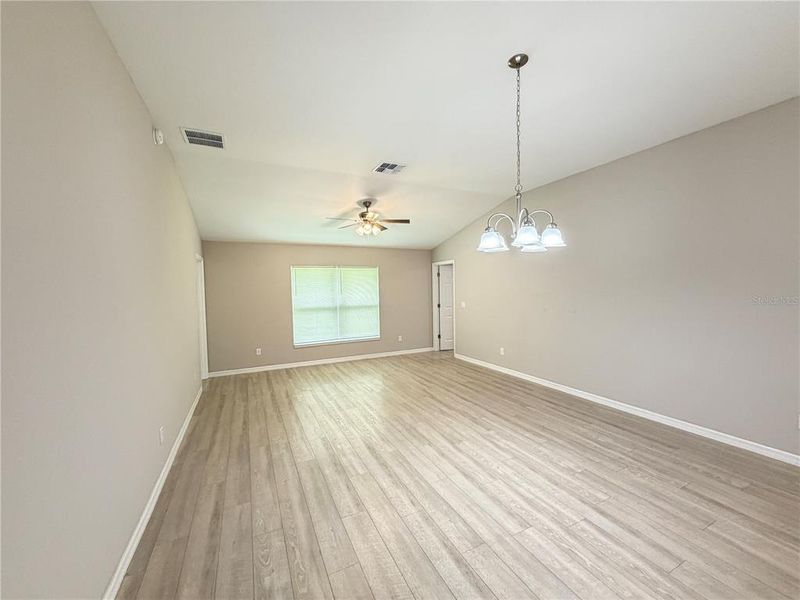 Spacious, unfurnished interior of a new home in , Ocala (Image 12).