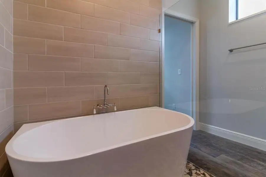 Close-up of interior finishes inside a home in , Mount Plymouth (Image 10). Close-up of interior finishes inside a home in , Mount Plymouth (Image 10).