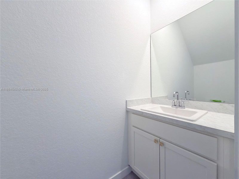 Image 41 of a home in .