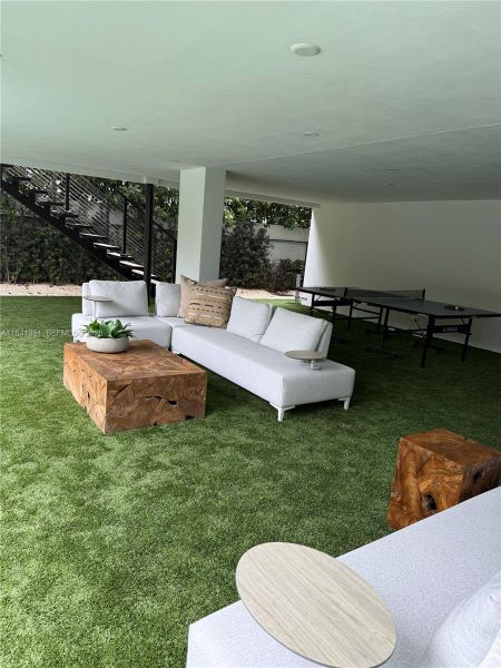 Exterior details and patio area of a home in , Key Biscayne (Image 42).