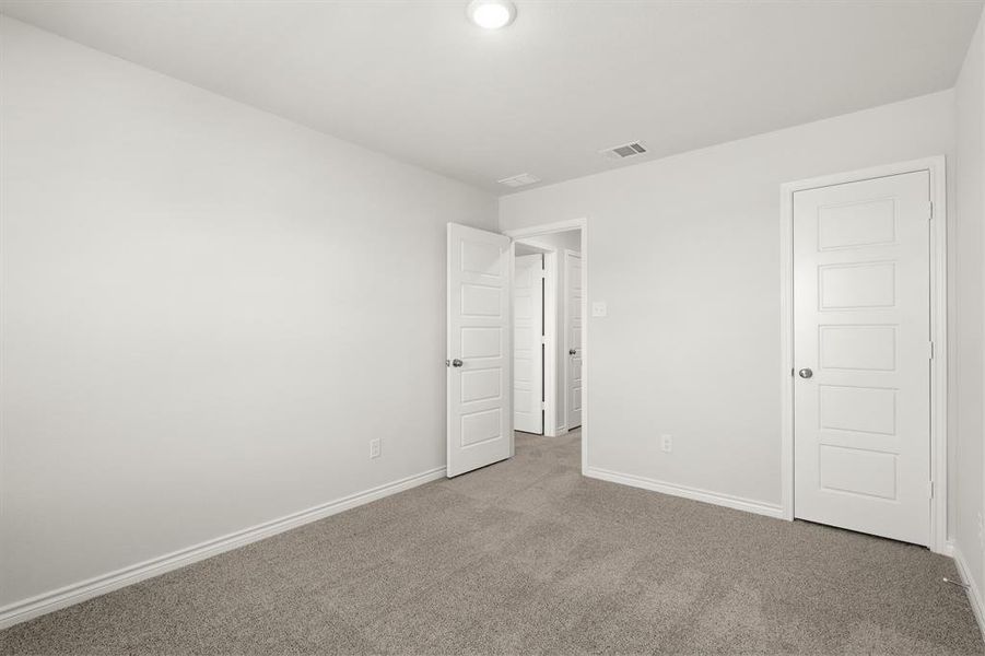 Spacious, unfurnished interior of a new home in Deer Creek, Crowley (Image 25).