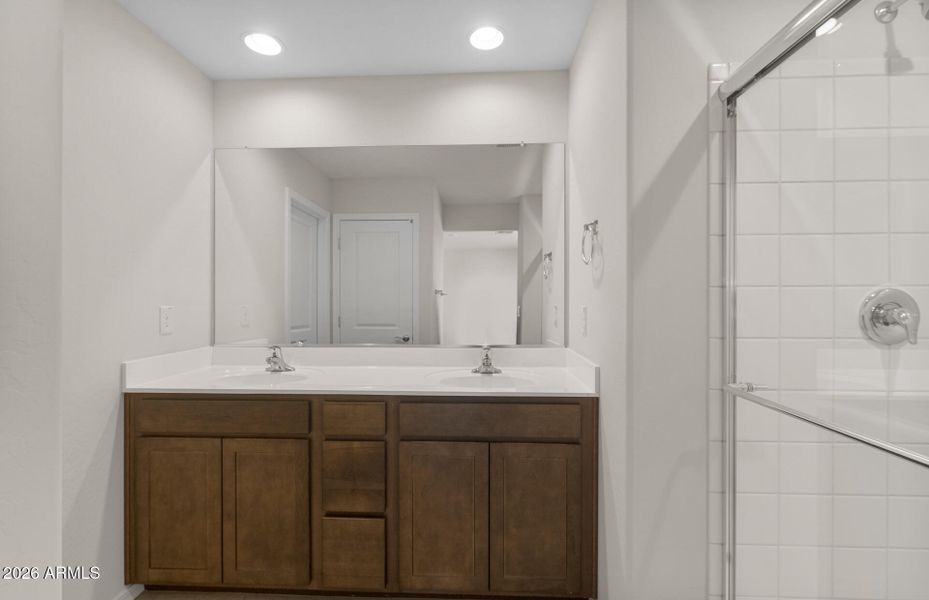 Owner's Bathroom Owner's Bathroom