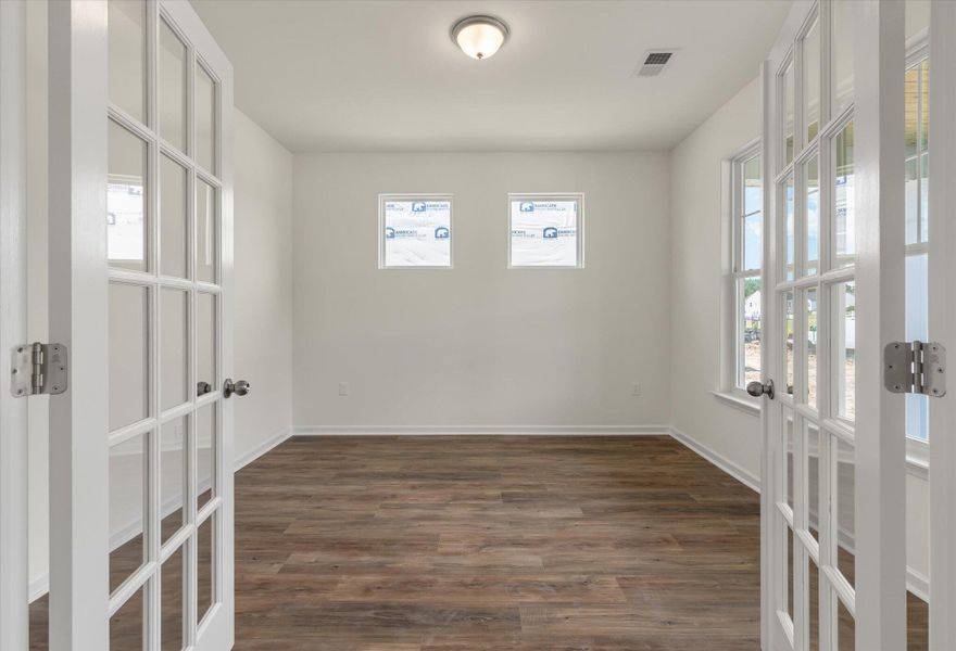 Spacious, unfurnished interior of a new home in Oakley Pointe, Moncks Corner (Image 24).