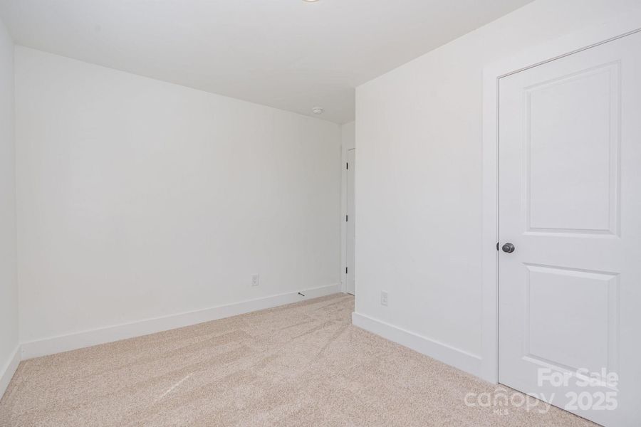 Spacious, unfurnished interior of a new home in , Gastonia (Image 9).