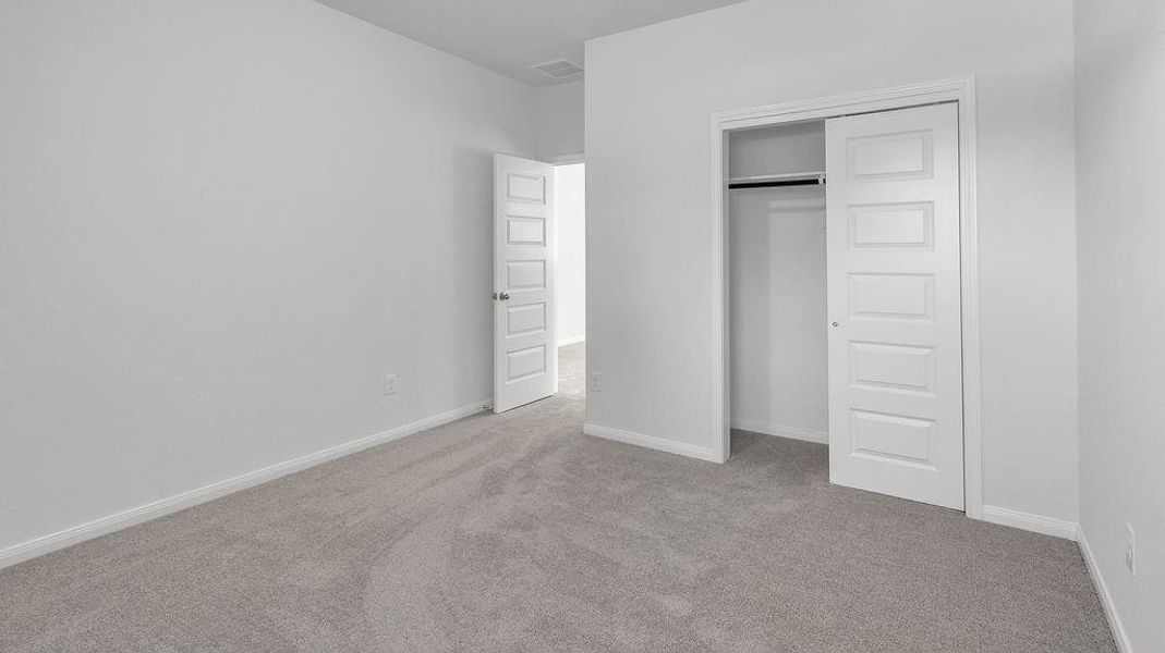 Spacious, unfurnished interior of a new home in Aldine Pines, Houston (Image 20). Spacious, unfurnished interior of a new home in Aldine Pines, Houston (Image 20).
