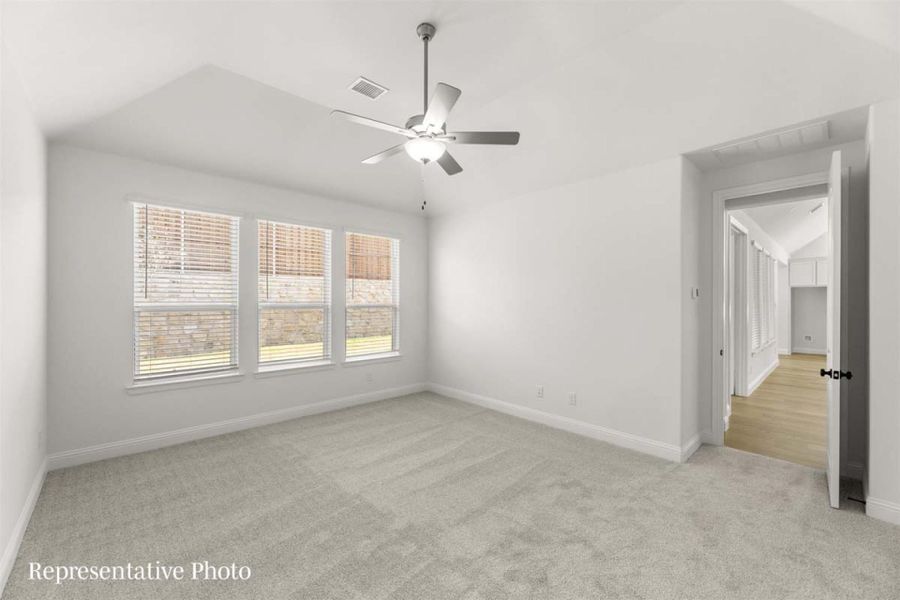 Spacious, unfurnished interior of a new home in Heartland, Heartland (Image 13).