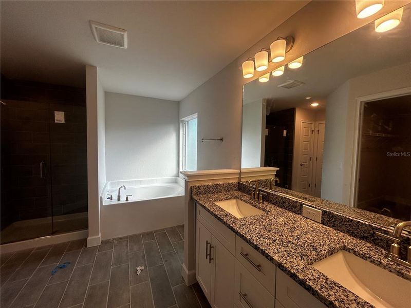 Furnished interior view inside a new home in Port Charlotte, Punta Gorda (Image 8).