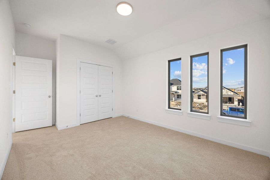 Spacious, unfurnished interior of a new home in Prairie Winds, Hutto (Image 24).