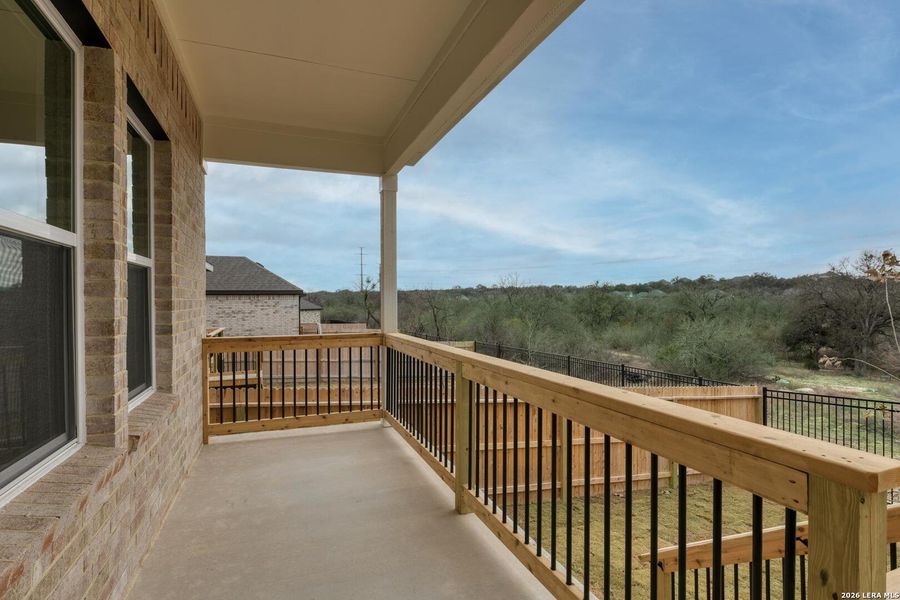 Exterior details and patio area of a home in Arcadia Ridge, San Antonio (Image 21).