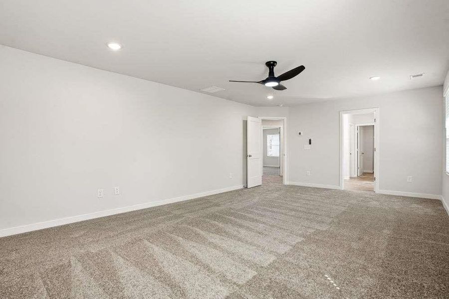 Spacious, unfurnished interior of a new home in Southern Hills, McDonough (Image 12).