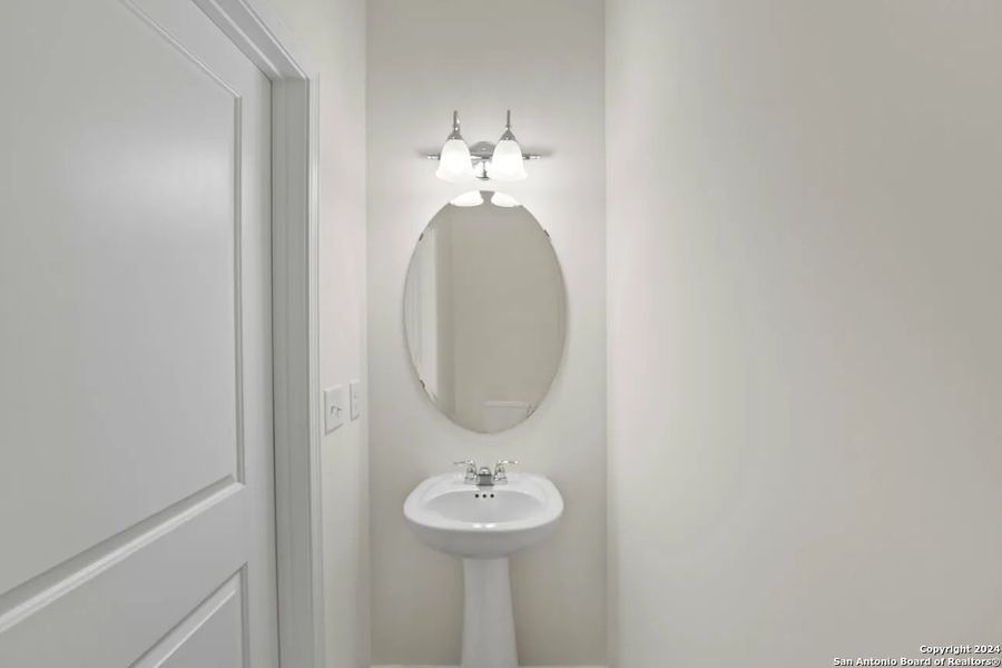 Close-up of interior finishes inside a home in Hennersby Hollow, San Antonio (Image 11). Close-up of interior finishes inside a home in Hennersby Hollow, San Antonio (Image 11).