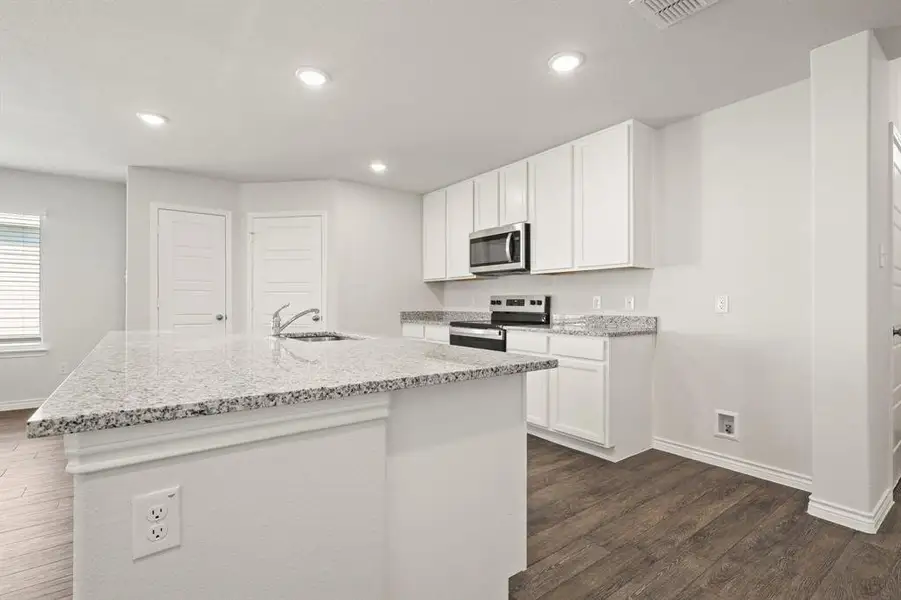 Furnished interior view inside a new home in Sycamore Landing, Fort Worth (Image 4). Furnished interior view inside a new home in Sycamore Landing, Fort Worth (Image 4).