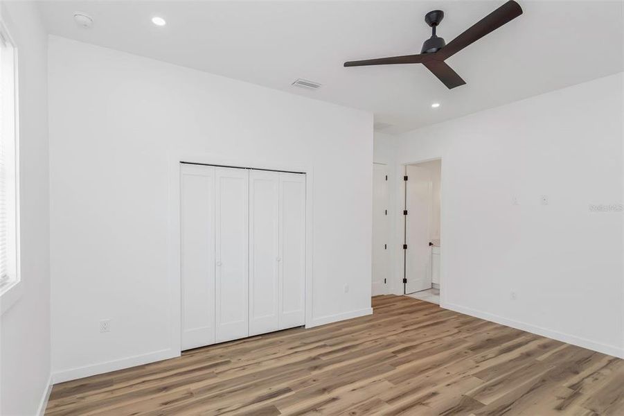 Spacious, unfurnished interior of a new home in , Clearwater (Image 19).