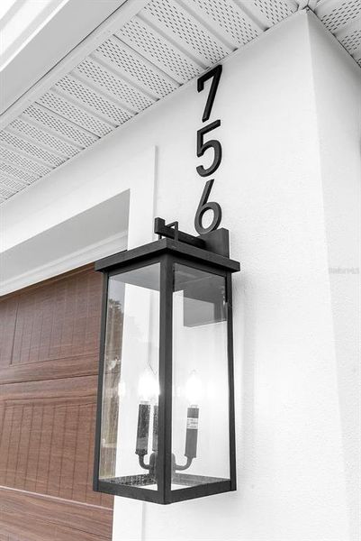 Exterior details and patio area of a home in , Venice (Image 4).