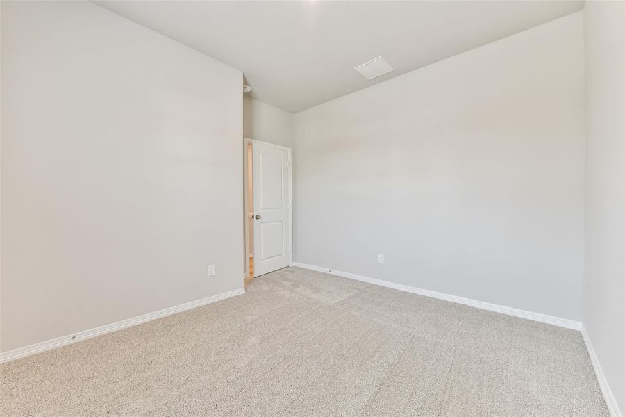 Spacious, unfurnished interior of a new home in , Houston (Image 26).