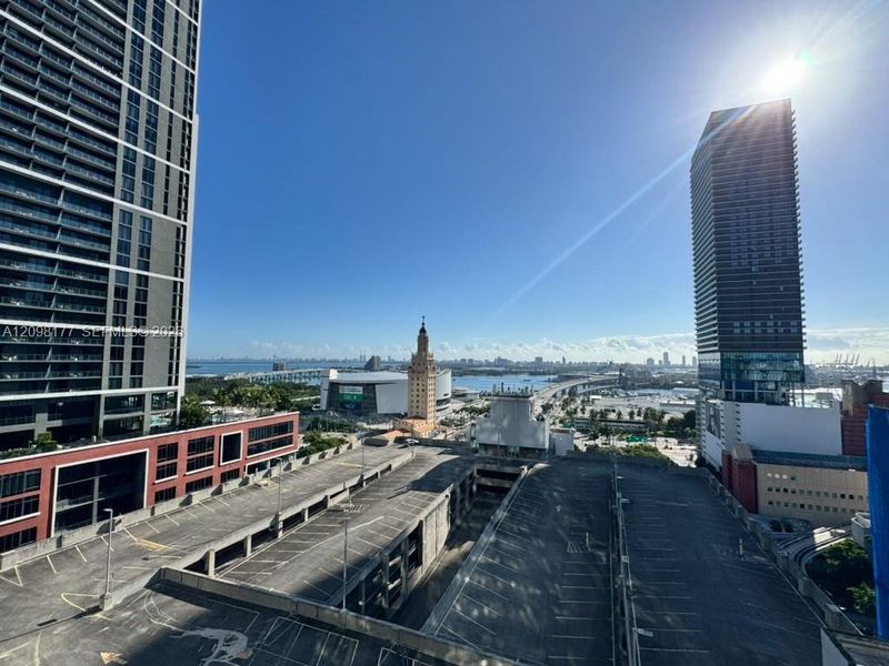 Condo located in Miami, FL showcasing its design and architecture (Image 2). Condo located in Miami, FL showcasing its design and architecture (Image 2).