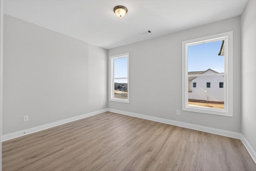 Spacious, unfurnished interior of a new home in Hemingway, Flowery Branch (Image 17).