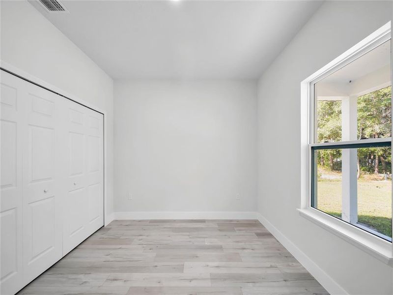Spacious, unfurnished interior of a new home in , Citrus Springs (Image 17).