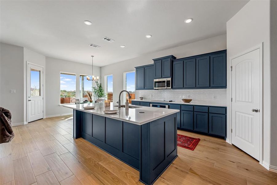 Furnished interior view inside a new home in Waterford Park, Weatherford (Image 31).
