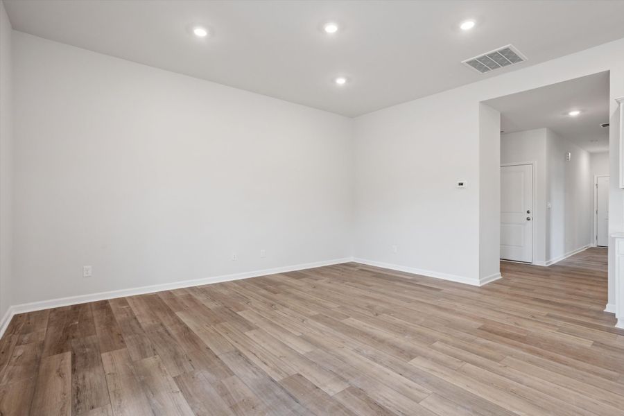 Spacious, unfurnished interior of a new home in Cambridge Reserve, Angier (Image 17).