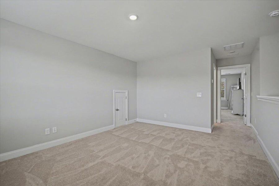 Spacious, unfurnished interior of a new home in , Harleyville (Image 28).