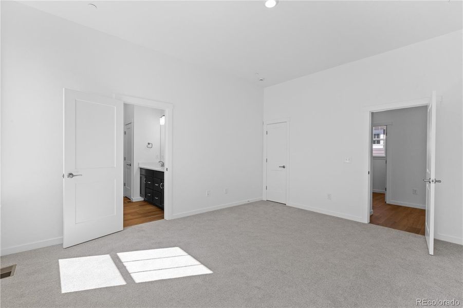 Spacious, unfurnished interior of a new home in Westerly, Erie (Image 17).