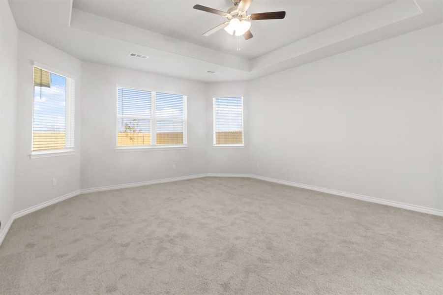 Spacious, unfurnished interior of a new home in Retreat at Fossil Creek, Fort Worth (Image 12).