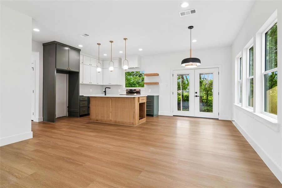 Spacious, unfurnished interior of a new home in , Glenn Heights (Image 19).