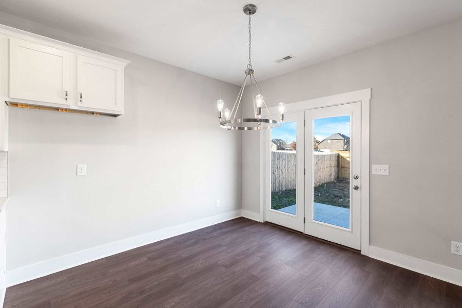 Spacious, unfurnished interior of a new home in Saundersville Station, Hendersonville (Image 7).