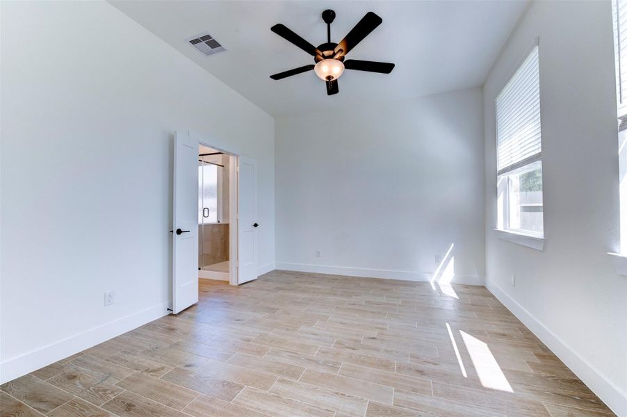 Spacious, unfurnished interior of a new home in The Woodlands Hills, Willis (Image 18). Spacious, unfurnished interior of a new home in The Woodlands Hills, Willis (Image 18).