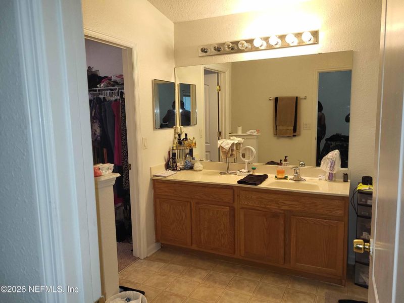 Furnished interior view inside a new home in , Jacksonville (Image 8).