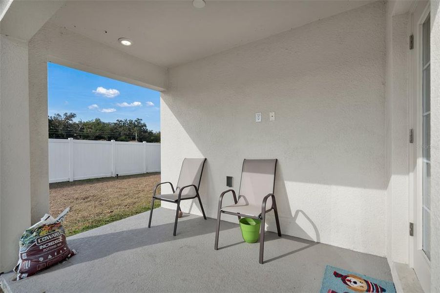 Exterior details and patio area of a home in , Ocala (Image 27).