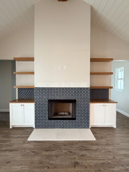 Furnished interior view inside a new home in Oak Water Ranch, Granbury (Image 4).