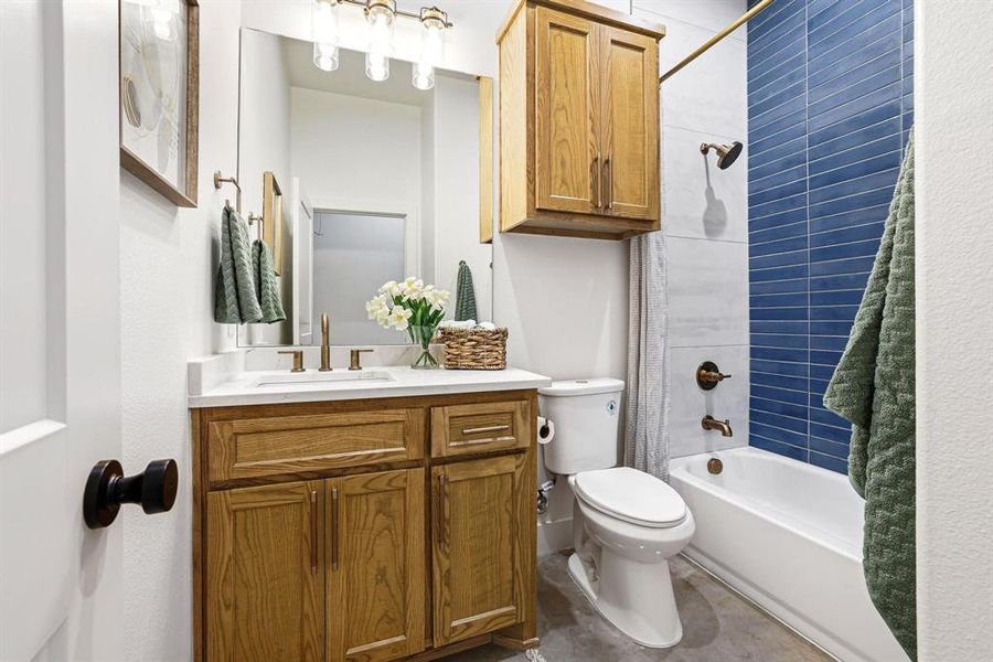 Furnished interior view inside a new home in , Denison (Image 14).