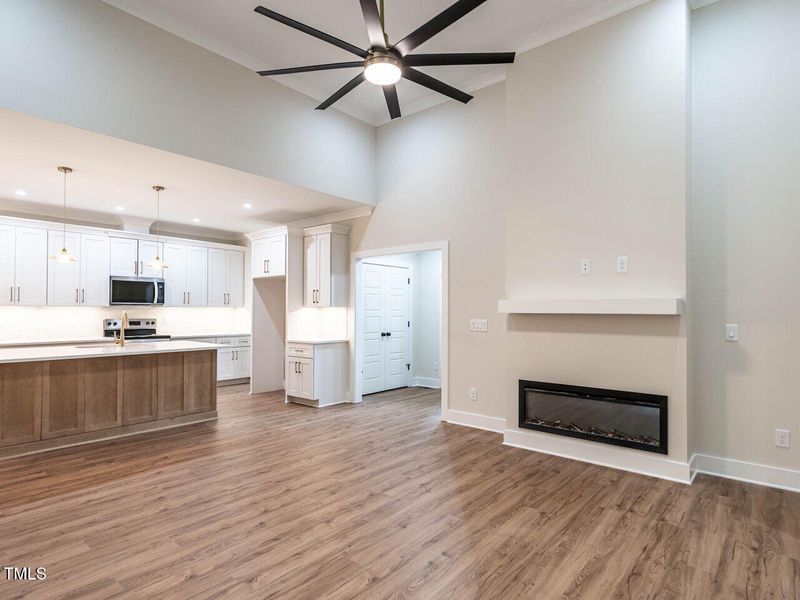 010-1280x960-family-room