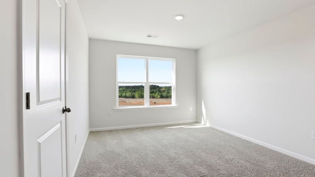 Spacious, unfurnished interior of a new home in Baxter Village, Boiling Springs (Image 26).