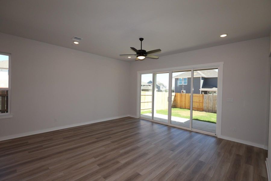 Spacious, unfurnished interior of a new home in Lariat, Liberty Hill (Image 12).