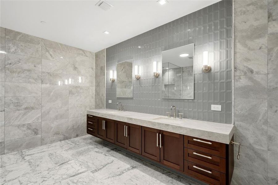 Furnished interior view inside a new home in The Ritz-Carlton Residences, Tampa (Image 11). Furnished interior view inside a new home in The Ritz-Carlton Residences, Tampa (Image 11).