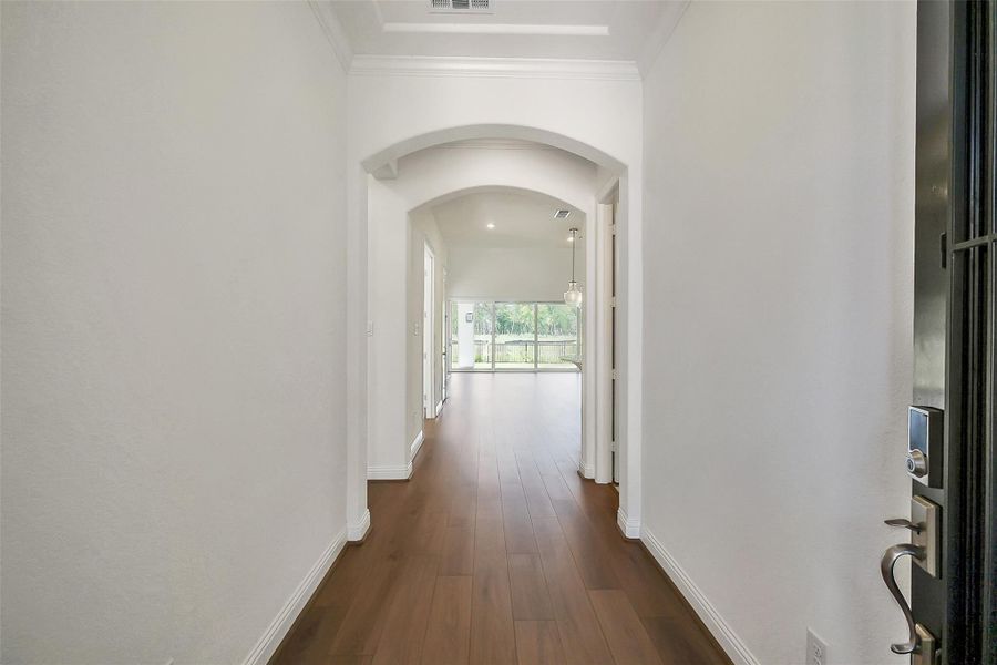 Spacious, unfurnished interior of a new home in Sienna 65', Missouri City (Image 32).