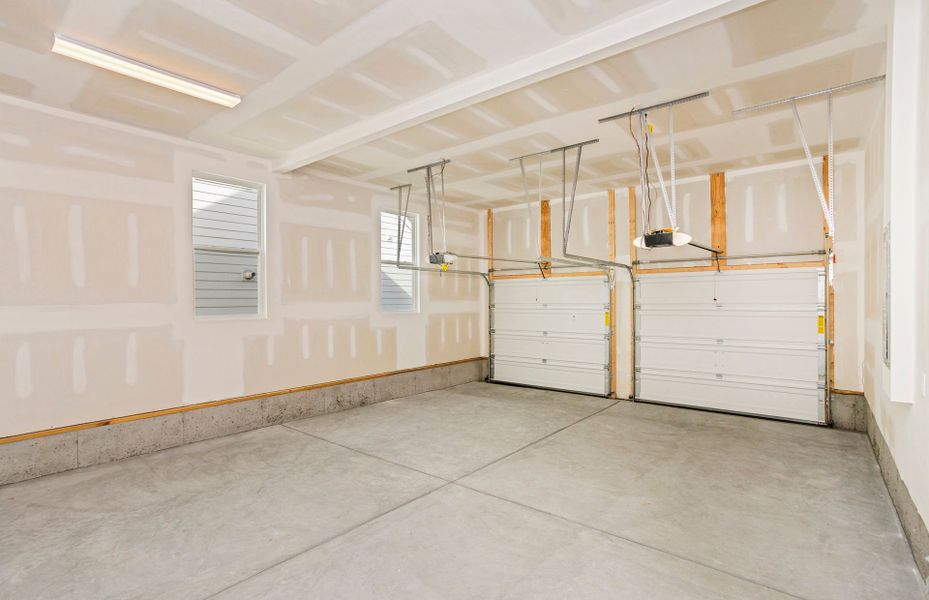 Spacious, unfurnished interior of a new home in Durham Farms, Hendersonville (Image 40).