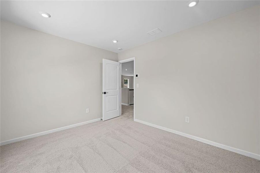 Spacious, unfurnished interior of a new home in Easton Park, Dallas (Image 40). Spacious, unfurnished interior of a new home in Easton Park, Dallas (Image 40).