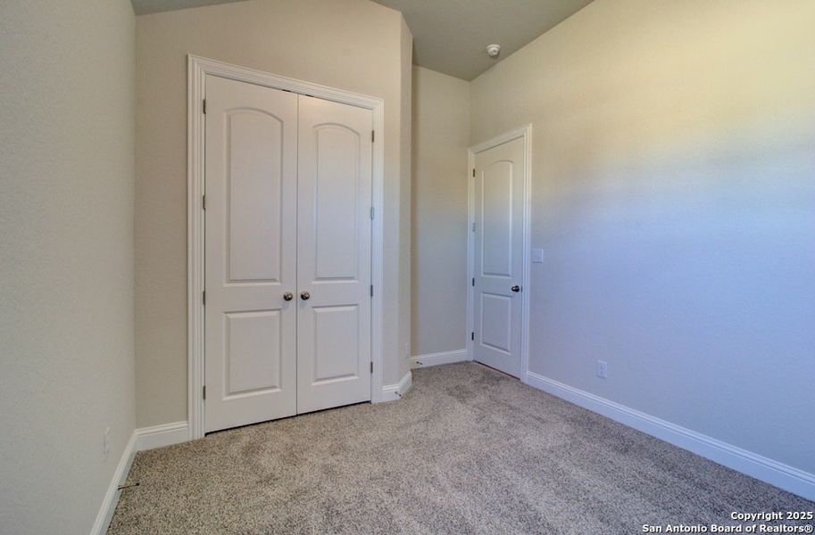 Spacious, unfurnished interior of a new home in Meyer Ranch – Premier, New Braunfels (Image 16).