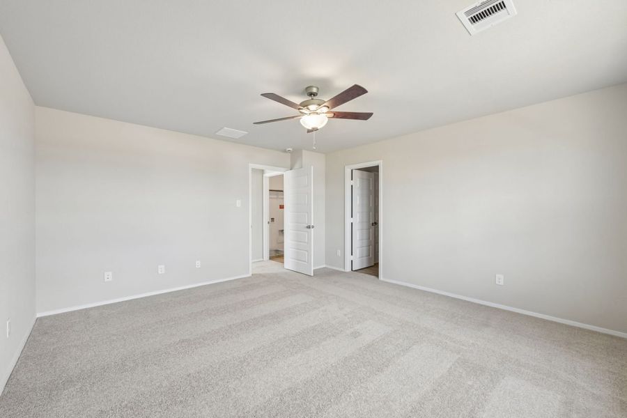 Spacious, unfurnished interior of a new home in Azalea, Pattison (Image 26).