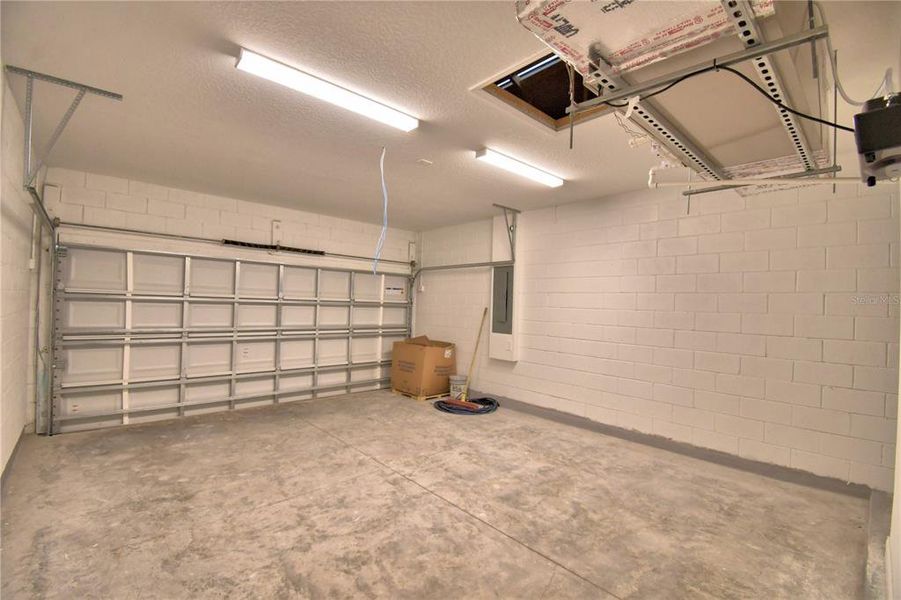 Spacious, unfurnished interior of a new home in , Winter Haven (Image 14).