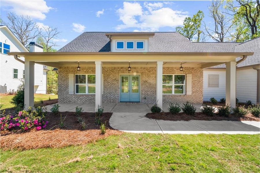 Exterior details and patio area of a home in , Gainesville (Image 28).