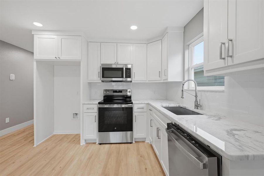 Furnished interior view inside a new home in , Sherman (Image 5).