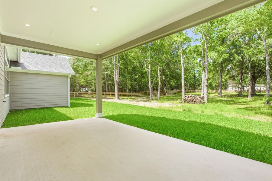 Exterior details and patio area of a home in , Magnolia (Image 22).
