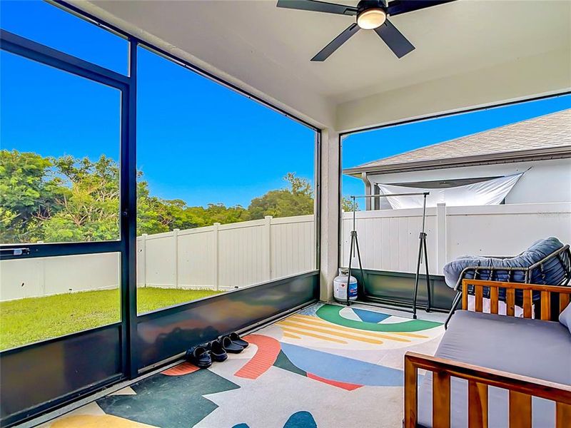 Exterior details and patio area of a home in Lake Alfred Pines, Lake Alfred (Image 4).