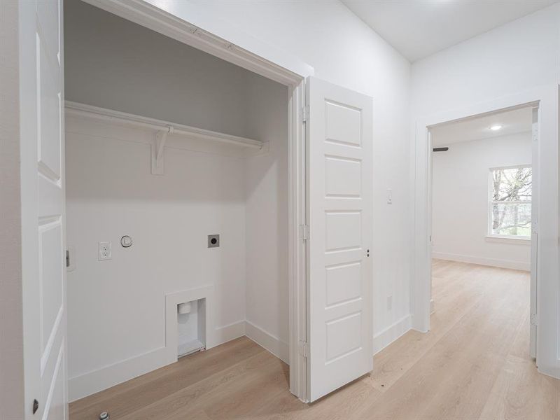 Spacious, unfurnished interior of a new home in , Dallas (Image 23).