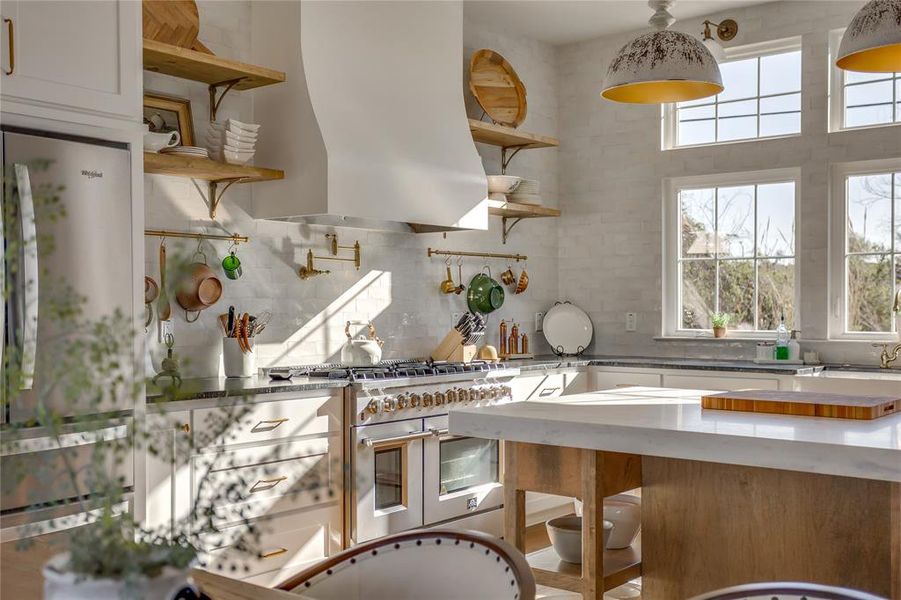 Furnished interior view inside a new home in , Weatherford (Image 25).